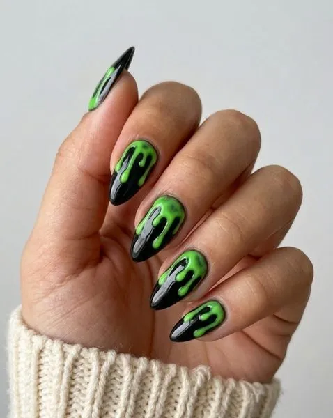 Slime Drip, a Halloween nails look in Hairset